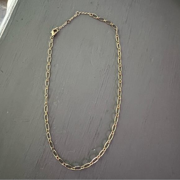 Gold tone Chainlink Necklace - Picture 4 of 7